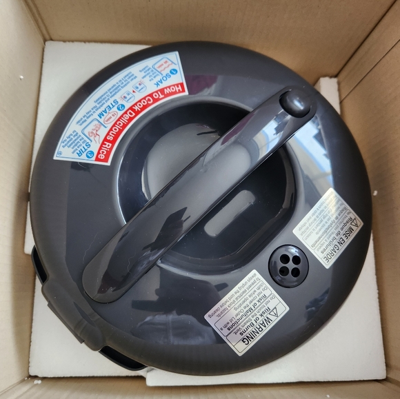 Zojirushi NS-RPC10 Rice Cooker & Warmer - 5.5-Cup - Metallic Gray - Open Box - Picture 7 of 16